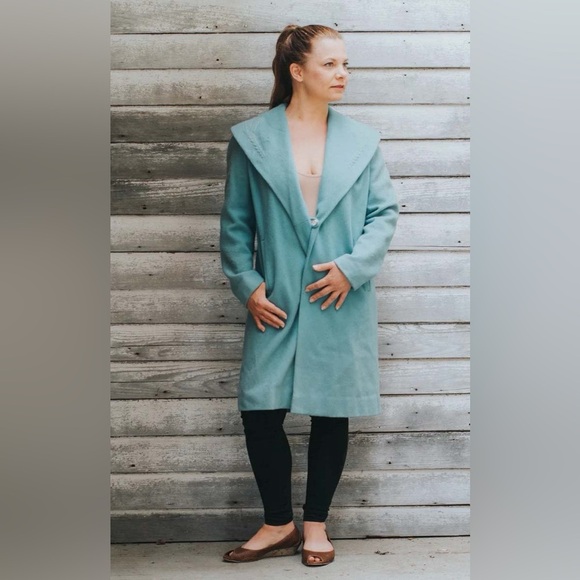 Vintage 1950s–60s teal wool coat featuring a silk lining. Size M. - Picture 4 of 6